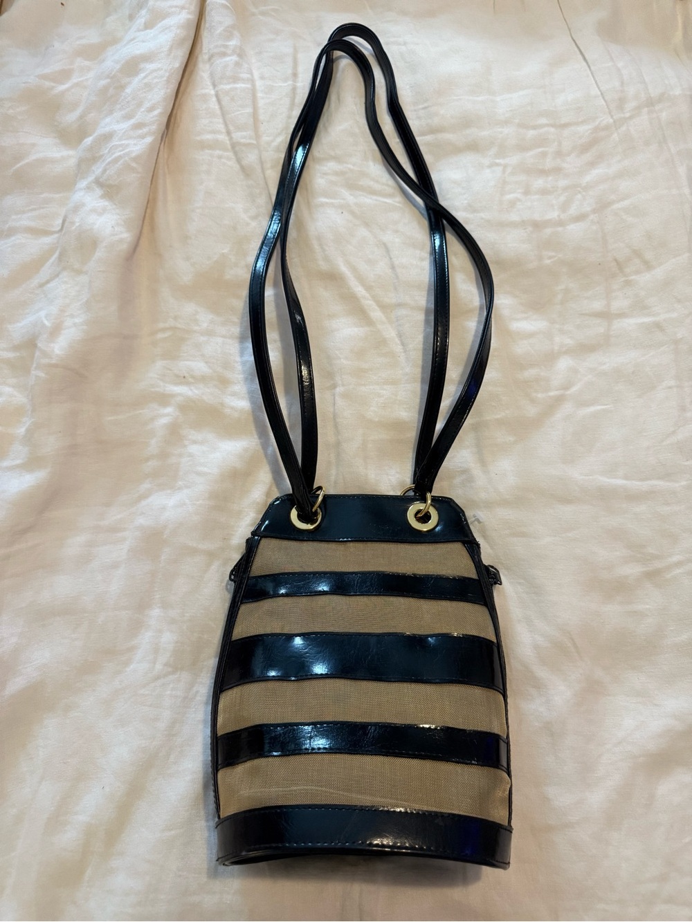 Vintage Black and Tan Striped Crossbody Bucket Bag EUC 1258